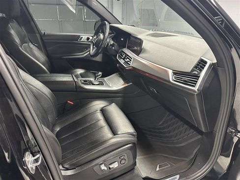 Used 2019 BMW X5 xDrive50i w/ M Sport Package image 11