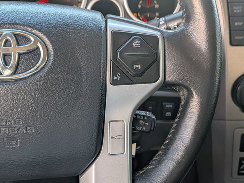 Used 2014 Toyota Sequoia Platinum image 19