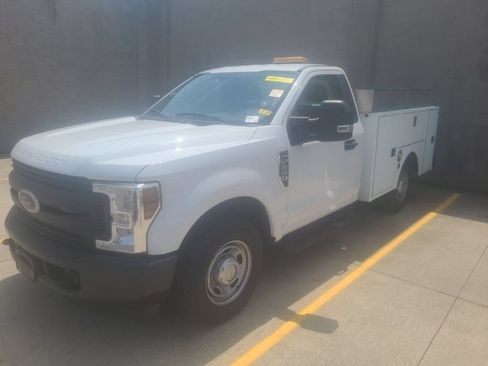 Used 2018 Ford F250 XL w/ Power Equipment Group RWD image 1