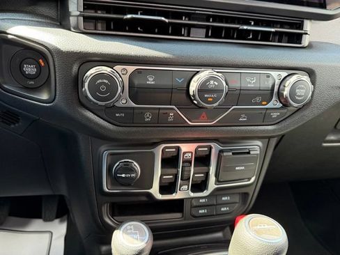 New 2026 Jeep Gladiator Sport AWD/4WD image 21