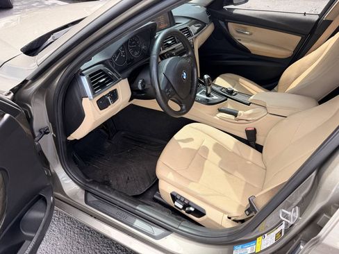 Used 2017 BMW 320i Sedan RWD image 16