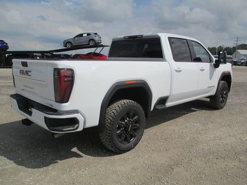 New 2026 GMC Sierra 2500 AT4 AWD/4WD image 4