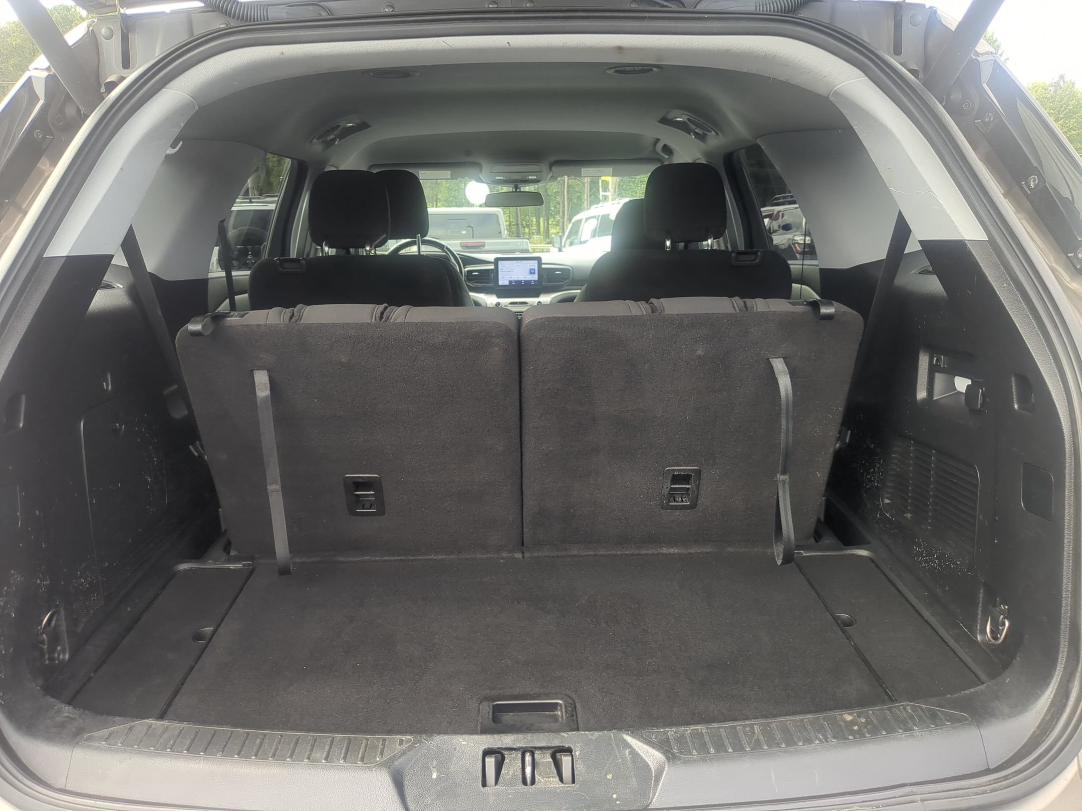 Used 2021 Ford Explorer XLT AWD/4WD image 25