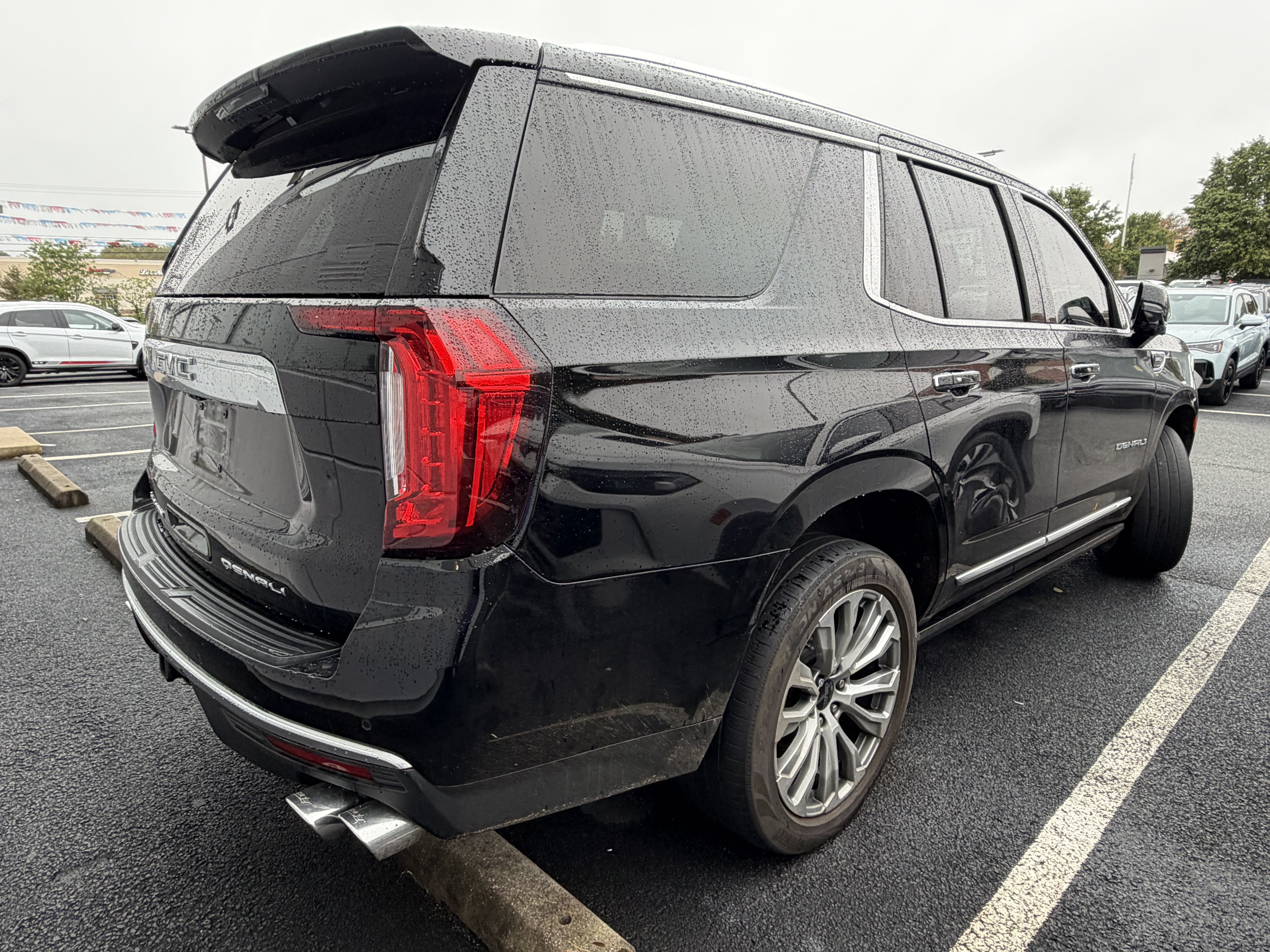 Used 2021 GMC Yukon Denali w/ Denali Premium Package AWD/4WD image 15