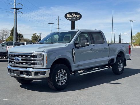 Used 2025 Ford F350 Lariat AWD/4WD image 3
