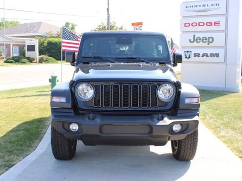 Used 2026 Jeep Wrangler Unlimited Sport AWD/4WD image 6