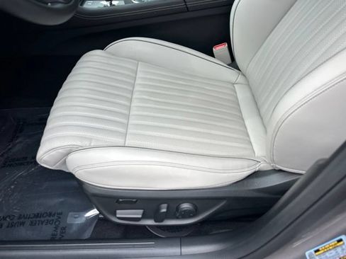 Used 2025 Genesis G70 3.3T Advanced AWD/4WD image 26