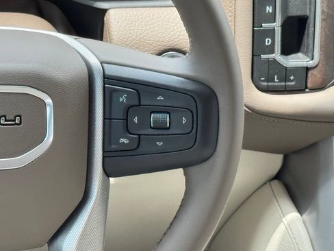 Used 2024 GMC Yukon Denali AWD/4WD image 30