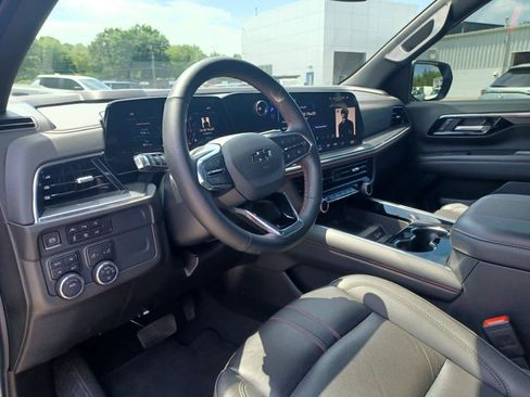Used 2025 Chevrolet Tahoe RST w/ Comfort Package AWD/4WD image 8