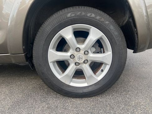Used 2010 Toyota RAV4 Limited image 31