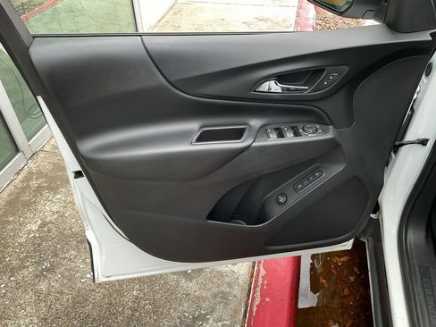 Used 2020 Chevrolet Equinox LT w/ Sport Edition image 12