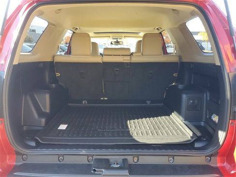 Used 2019 Toyota 4Runner SR5 Premium image 9