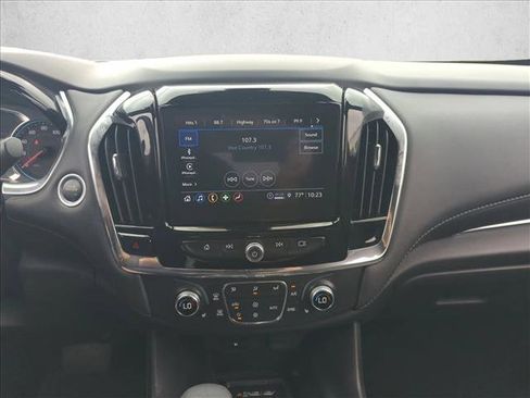 Used 2023 Chevrolet Traverse LT image 12