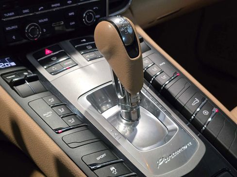 Used 2011 Porsche Panamera RWD image 29