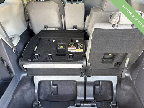 Used 2024 Toyota Sienna LE image 16