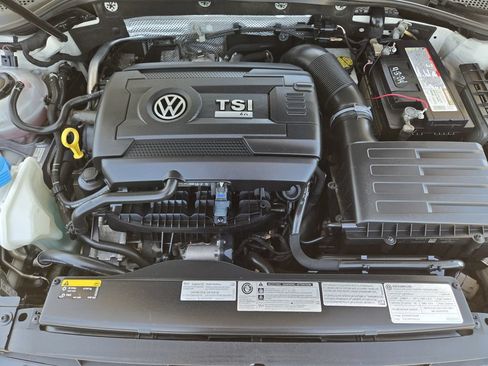 Used 2019 Volkswagen Golf R 4-Door AWD/4WD image 41