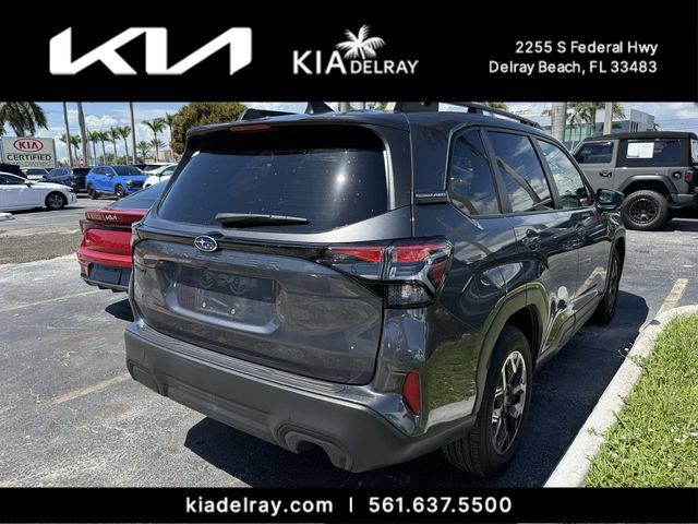 Used 2025 Subaru Forester Premium AWD/4WD image 2