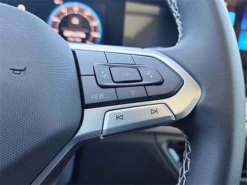 New 2025 Volkswagen Tiguan SE image 23