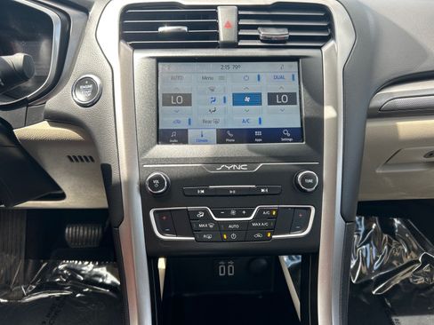 Certified 2020 Ford Fusion SE FWD image 23