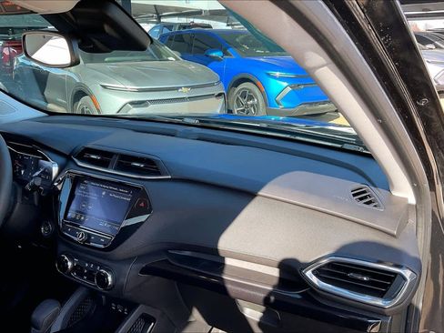 Certified 2023 Chevrolet TrailBlazer LT w/ Convenience Package image 17