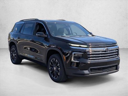 New 2026 Chevrolet Traverse LT w/ Sun and Wheel Package FWD image 7