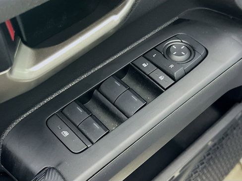 Used 2025 Toyota Tacoma TRD Off-Road image 20