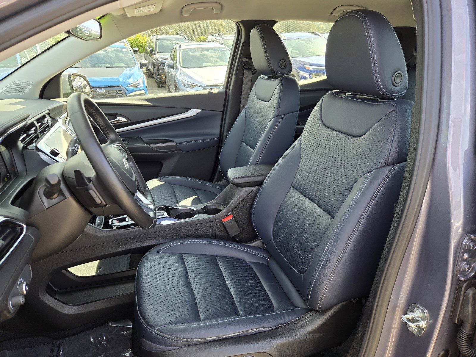 Used 2023 Chevrolet Bolt EUV LT w/ Convenience Package FWD image 14