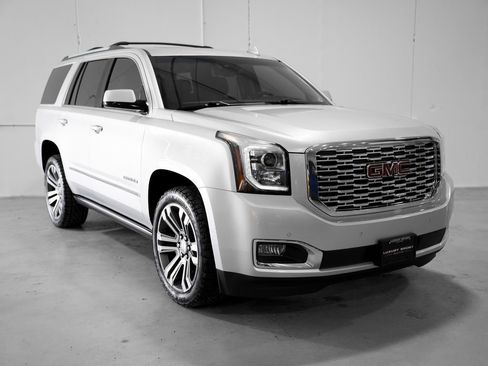 Used 2018 GMC Yukon Denali w/ Denali Ultimate Package image 8