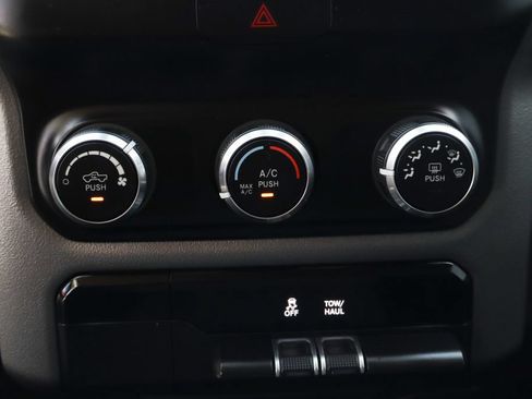 Used 2019 RAM 1500 Big Horn AWD/4WD image 34