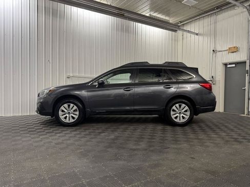 Used 2019 Subaru Outback 2.5i Premium AWD/4WD image 2