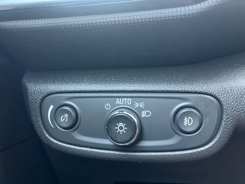 Used 2021 Chevrolet TrailBlazer LT w/ Convenience Package FWD image 14
