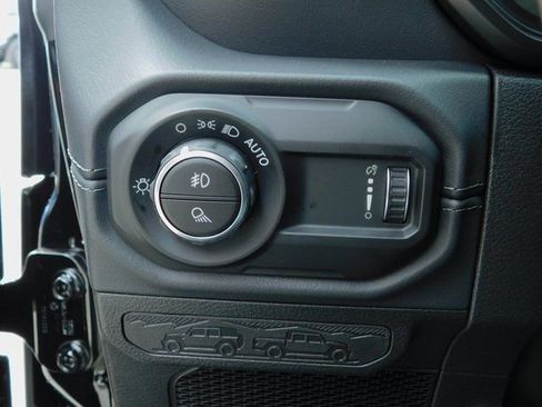New 2026 Jeep Gladiator Sport AWD/4WD image 19