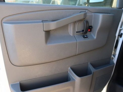 Used 2018 Chevrolet Express 3500 LT w/ LT Preferred Equipment Group image 8