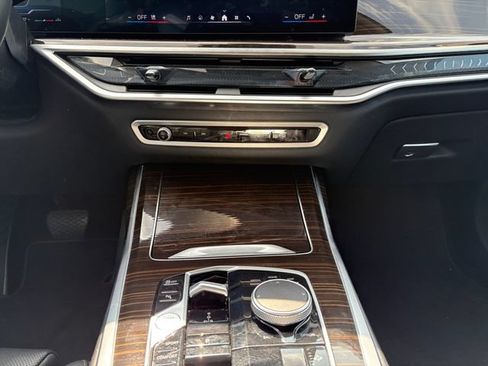 Used 2026 BMW X7 xDrive40i AWD/4WD image 11