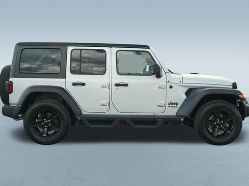 Used 2022 Jeep Wrangler Unlimited Sport image 10