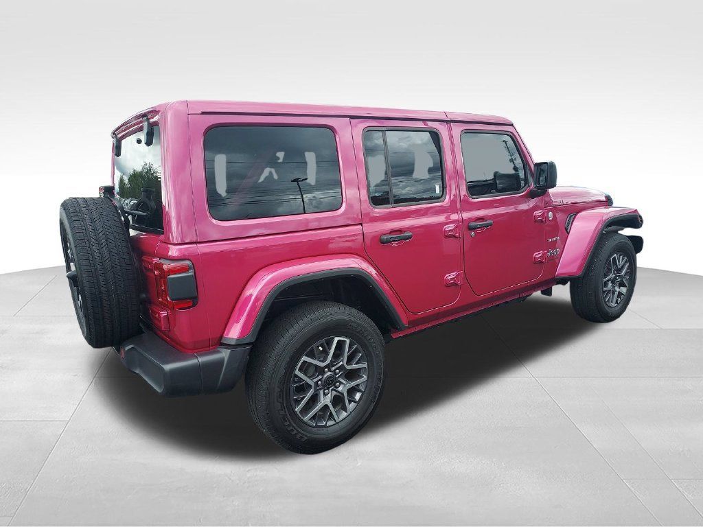 Used 2024 Jeep Wrangler Unlimited Sahara AWD/4WD image 5