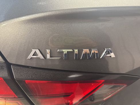 Used 2022 Nissan Altima 2.5 SR image 11