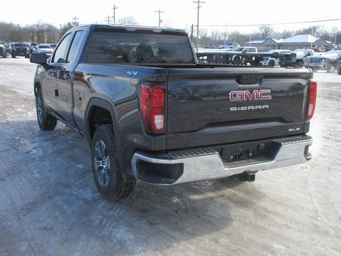 New 2026 GMC Sierra 1500 SLE image 8