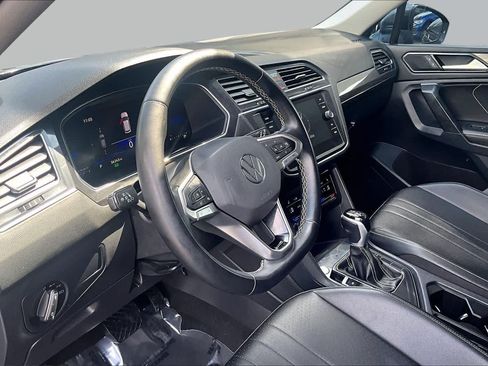Used 2023 Volkswagen Tiguan SE FWD image 18