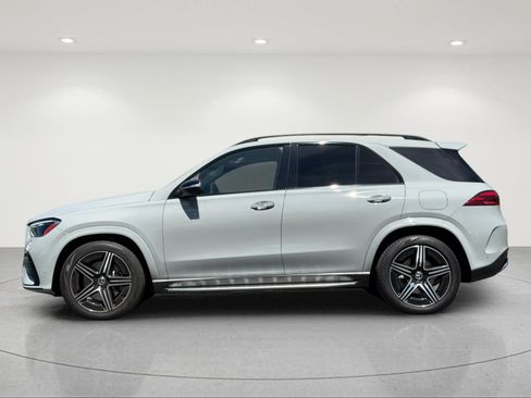Used 2024 Mercedes-Benz GLE 450e 4MATIC image 2
