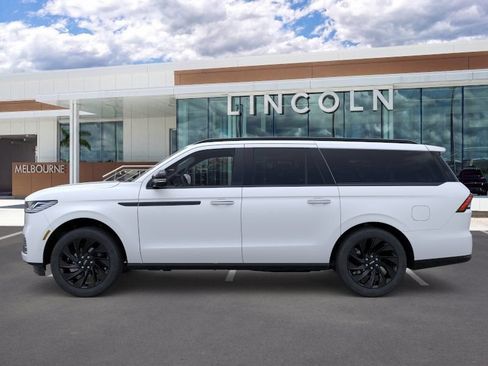 New 2026 Lincoln Navigator L Reserve w/ Jet Appearance Package AWD/4WD image 3