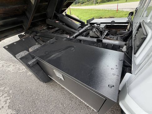 Used 2019 Ford F550 4x4 Regular Cab Super Duty image 18