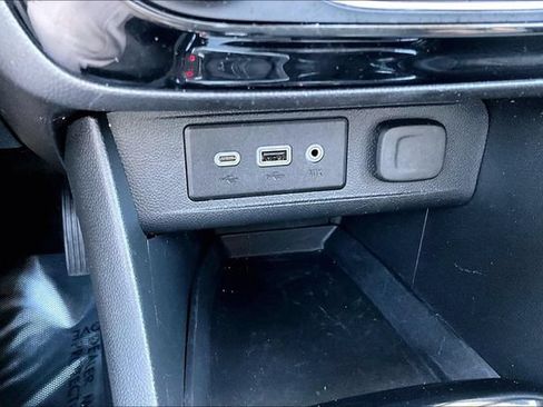 Used 2023 Buick Encore GX Preferred w/ Cold Weather Comfort Package AWD/4WD image 23