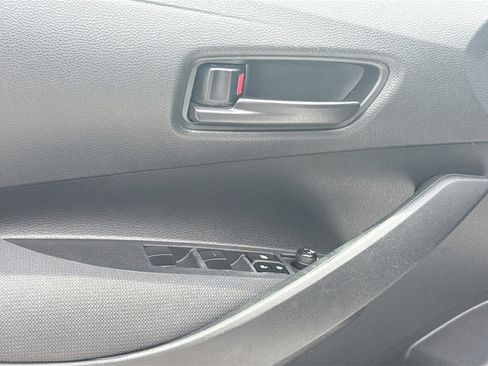 Used 2022 Toyota Corolla LE FWD image 15