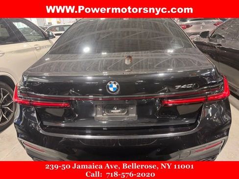 Used 2020 BMW 740i w/ M Sport Package image 4