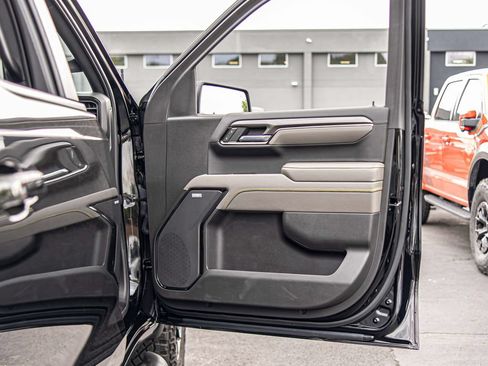 Used 2022 Chevrolet Silverado 1500 ZR2 w/ Technology Package AWD/4WD image 38