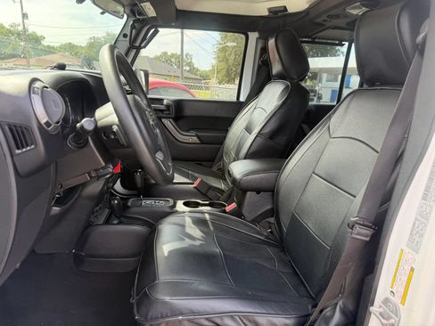 Used 2015 Jeep Wrangler Unlimited Sport AWD/4WD image 9