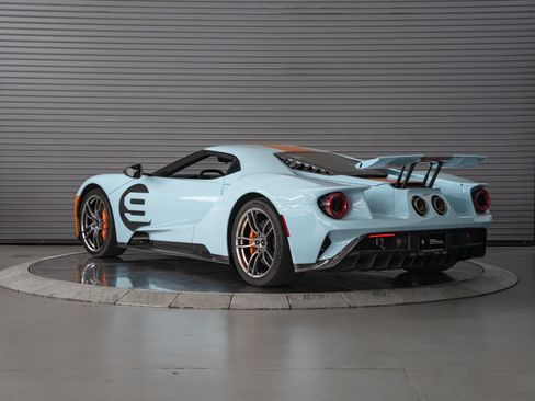 Used 2019 Ford GT RWD image 4