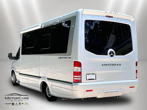 Used 2023 Mercedes-Benz Sprinter 4500 image 10