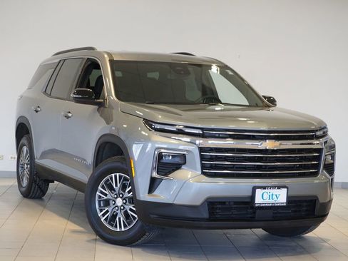 New 2026 Chevrolet Traverse LT w/ Driver Confidence Package FWD image 2